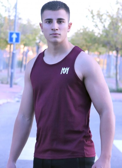 CAMISETA DE TIRANTE CLASICO BURDEO - FITNESSSTORE