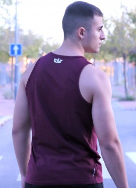 CAMISETA DE TIRANTE CLASICO BURDEO - FITNESSSTORE 2